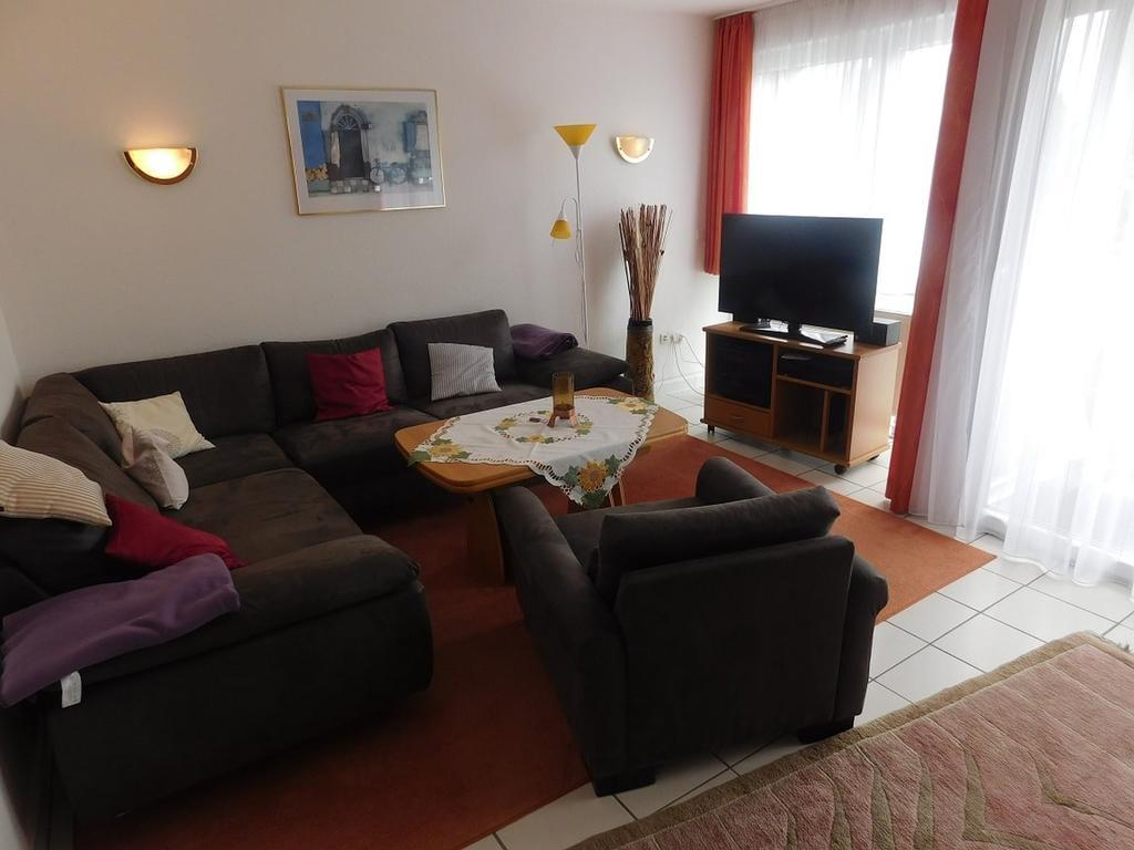 Ferienwohnung Kapitein Hooksiel Exterior foto